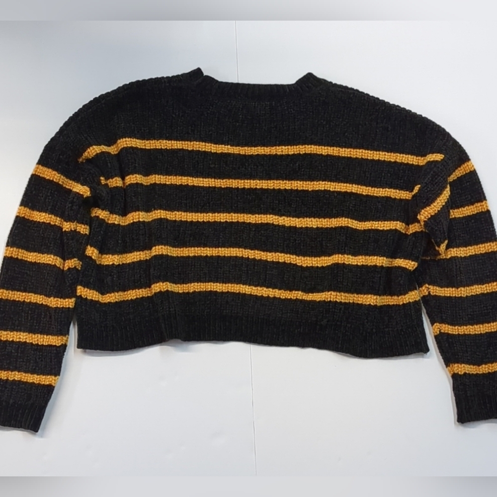 Forever 21 Black and Gold Striped Crew Neck Sweater
